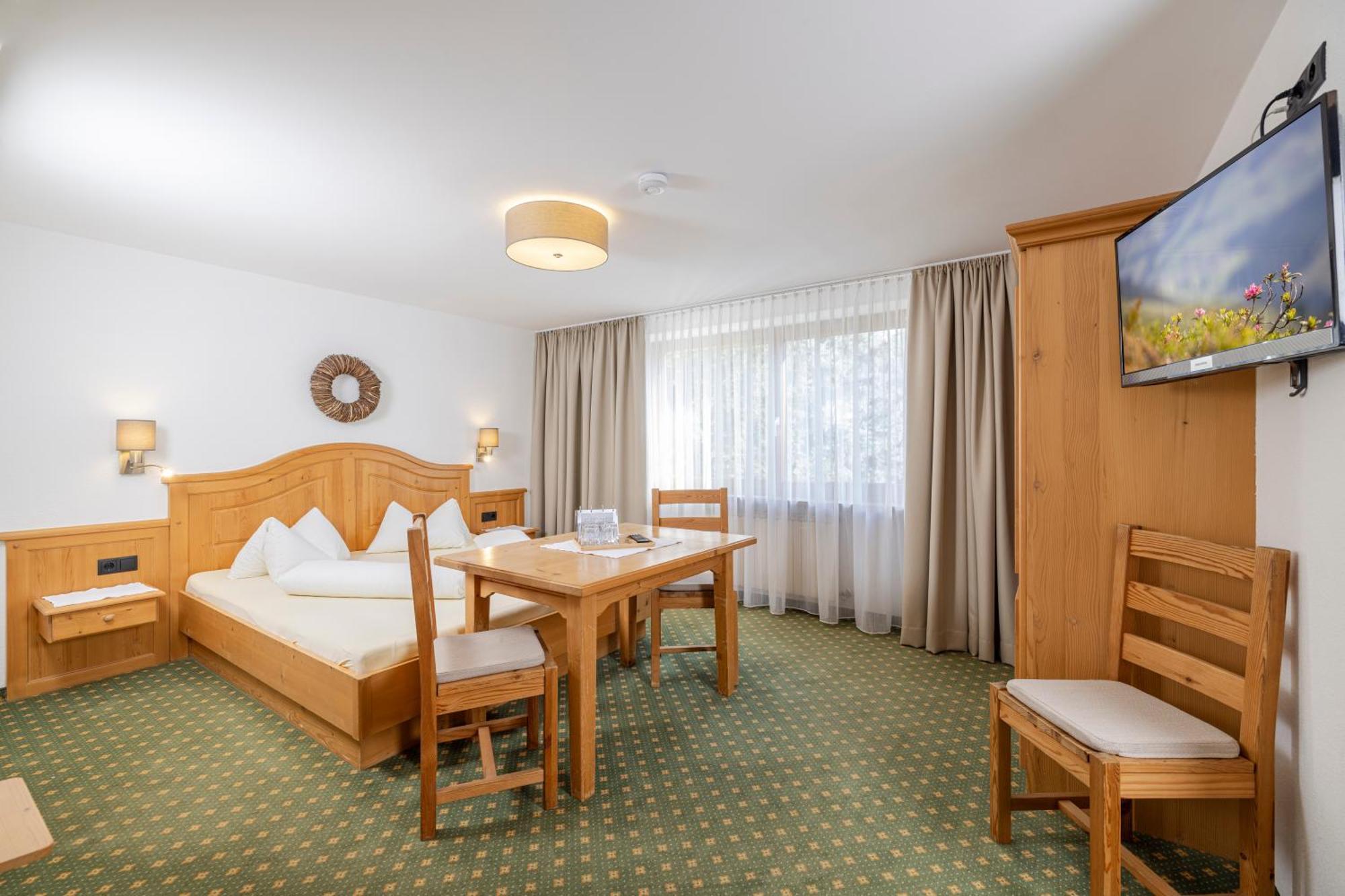 Restaurant Gaestehaus Wiesenheim Uderns Zewnętrze zdjęcie