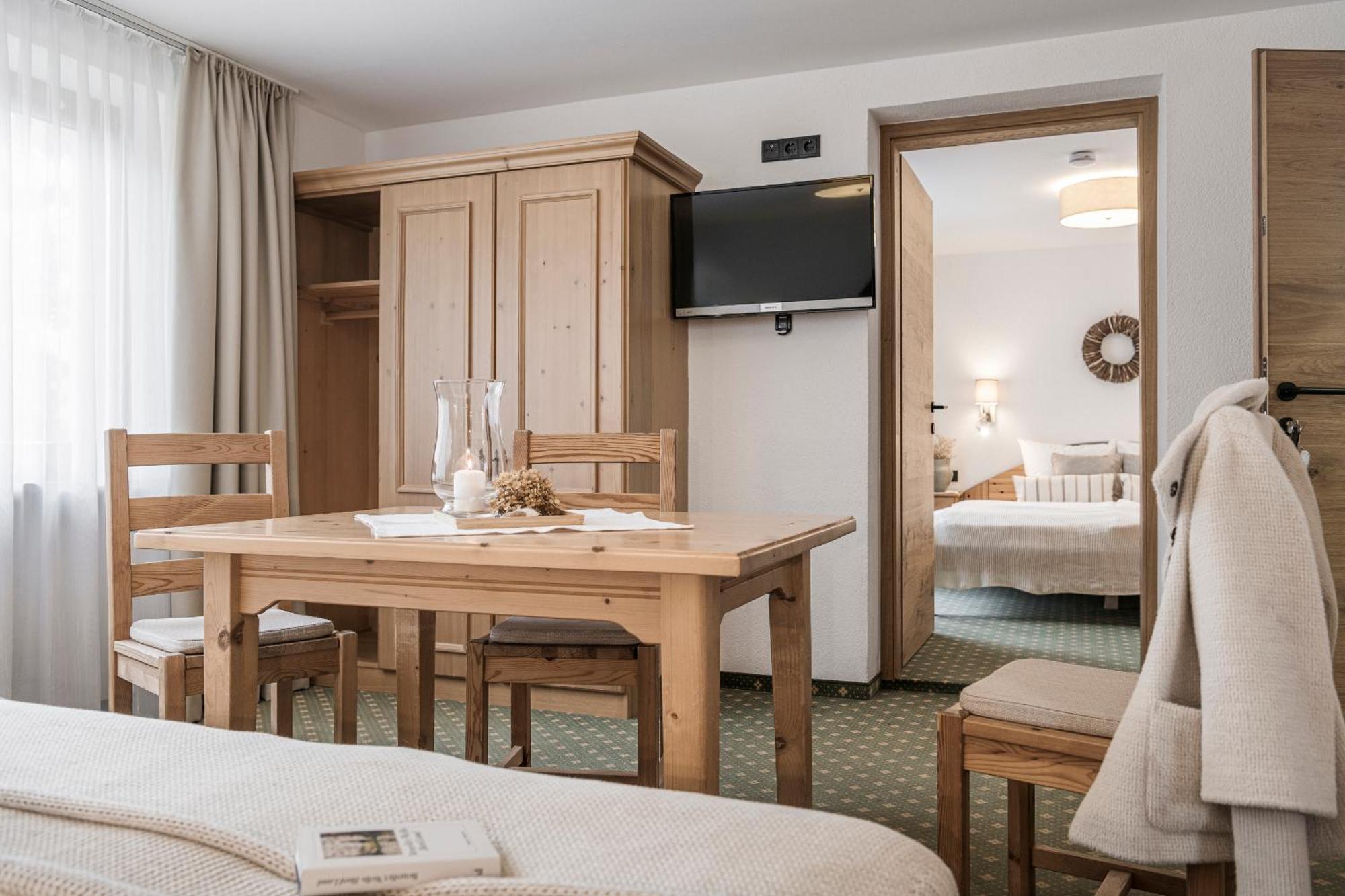 Restaurant Gaestehaus Wiesenheim Uderns Zewnętrze zdjęcie