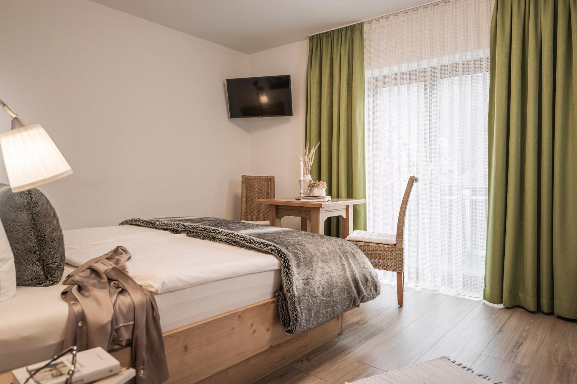 Restaurant Gaestehaus Wiesenheim Uderns Zewnętrze zdjęcie