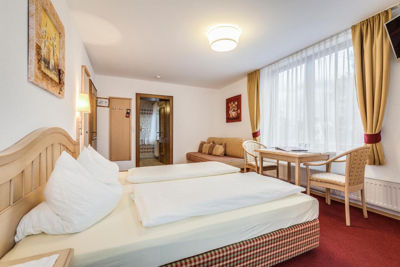 Restaurant Gaestehaus Wiesenheim Uderns Zewnętrze zdjęcie